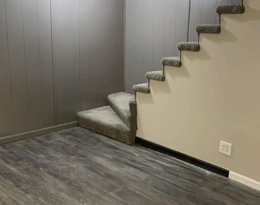 1015 Casa Drive - Photo Thumbnail 10