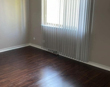 1015 Casa Drive - Photo Thumbnail 7