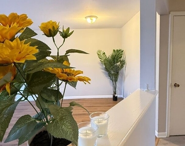 1119 E Algonquin Road - Photo Thumbnail 30
