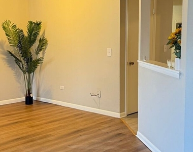 1119 E Algonquin Road - Photo Thumbnail 15