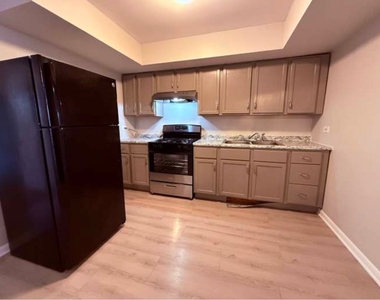 1119 E Algonquin Road - Photo Thumbnail 8
