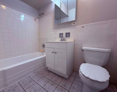 1119 E Algonquin Road - Photo Thumbnail 7
