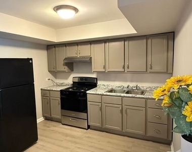 1119 E Algonquin Road - Photo Thumbnail 26