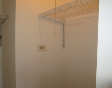 920 Casey Court - Photo Thumbnail 8