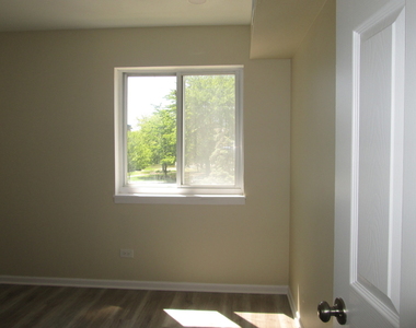 920 Casey Court - Photo Thumbnail 7