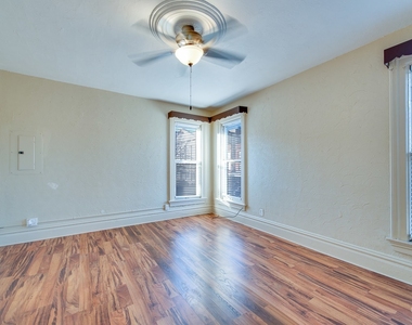 325 E Chicago Street - Photo Thumbnail 9