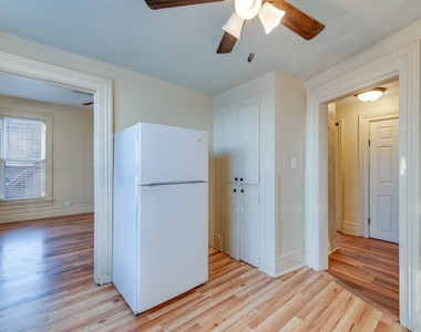 325 E Chicago Street - Photo Thumbnail 4