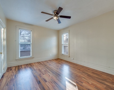 325 E Chicago Street - Photo Thumbnail 6