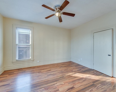 325 E Chicago Street - Photo Thumbnail 5