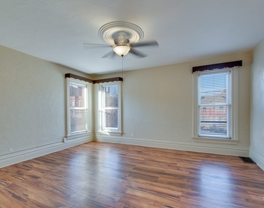 325 E Chicago Street - Photo Thumbnail 8