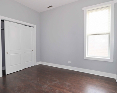 2858 S Saint Louis Avenue - Photo Thumbnail 9