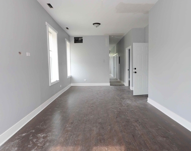 2858 S Saint Louis Avenue - Photo Thumbnail 1