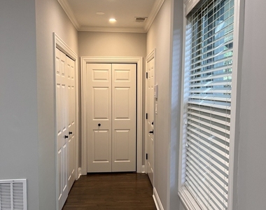 220 S Hamilton Avenue - Photo Thumbnail 5