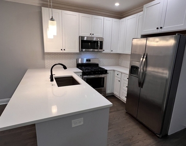 220 S Hamilton Avenue - Photo Thumbnail 9