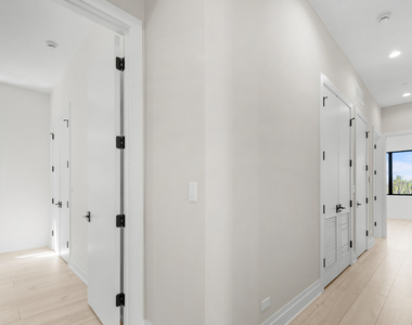 1331 W Taylor Street - Photo Thumbnail 5