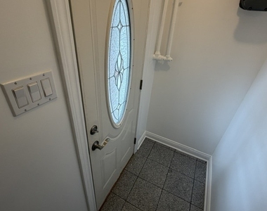 2140 W 23rd Street - Photo Thumbnail 2