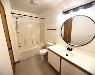 440 Cunat Boulevard - Photo Thumbnail 6