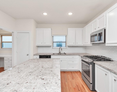 3627 Main Plaza Drive - Photo Thumbnail 17