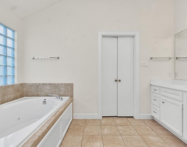 3627 Main Plaza Drive - Photo Thumbnail 26
