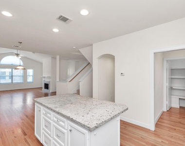 3627 Main Plaza Drive - Photo Thumbnail 18