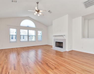 3627 Main Plaza Drive - Photo Thumbnail 9