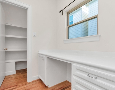 3627 Main Plaza Drive - Photo Thumbnail 19