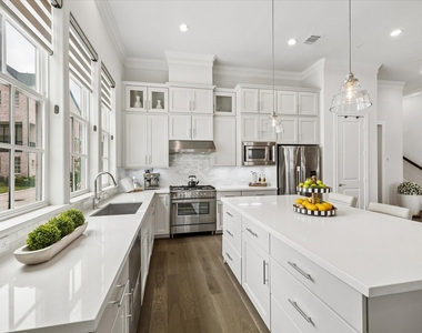 8741 Park Kolbe Lane - Photo Thumbnail 8