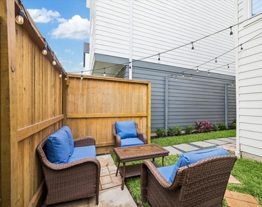 8741 Park Kolbe Lane - Photo Thumbnail 29