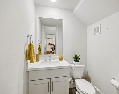8741 Park Kolbe Lane - Photo Thumbnail 13
