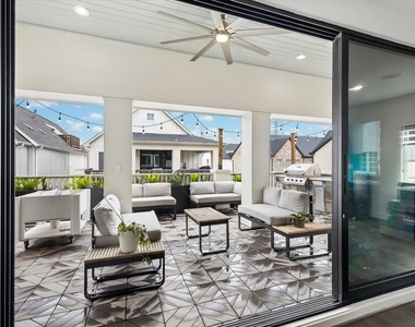 8741 Park Kolbe Lane - Photo Thumbnail 25