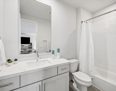 8741 Park Kolbe Lane - Photo Thumbnail 24