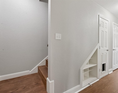 6351 Briar Rose Drive - Photo Thumbnail 15