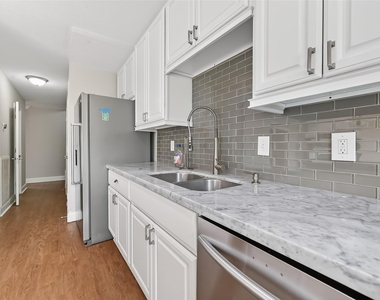 6351 Briar Rose Drive - Photo Thumbnail 10
