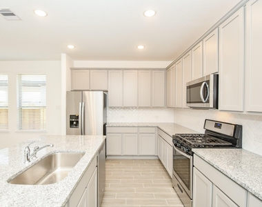 31322 Horseshoe Meadow Bend Lane - Photo Thumbnail 7