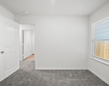 8410 Bermuda Blue Road - Photo Thumbnail 19