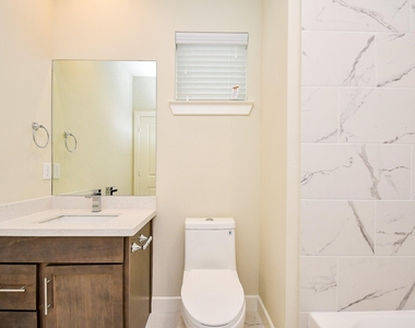 2307 Warhol Way - Photo Thumbnail 7