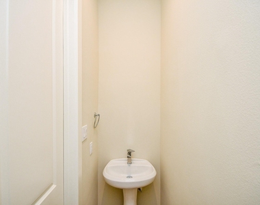 2307 Warhol Way - Photo Thumbnail 19