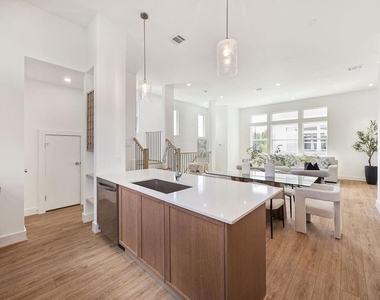 1713 Mary Street - Photo Thumbnail 15