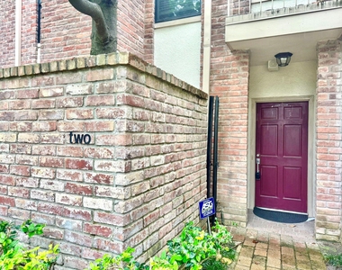 2323 Bering Drive - Photo Thumbnail 7