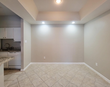 4041 Drake Street - Photo Thumbnail 7
