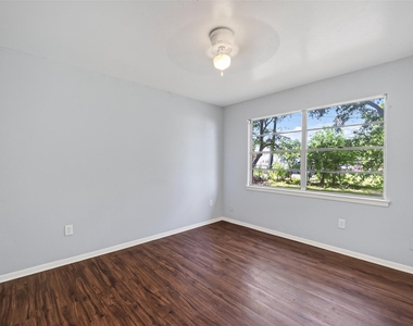 3918 Tavenor Lane - Photo Thumbnail 23