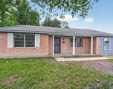 3918 Tavenor Lane - Photo Thumbnail 1