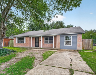 3918 Tavenor Lane - Photo Thumbnail 2