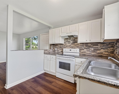 3918 Tavenor Lane - Photo Thumbnail 12