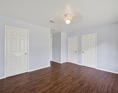 3918 Tavenor Lane - Photo Thumbnail 14