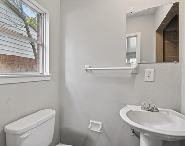 3918 Tavenor Lane - Photo Thumbnail 21