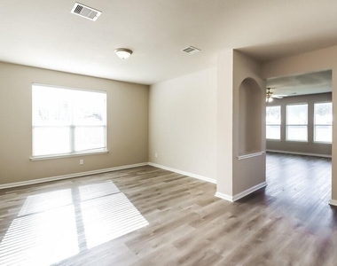 19107 Remington Grove Court - Photo Thumbnail 7