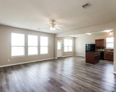 19107 Remington Grove Court - Photo Thumbnail 4