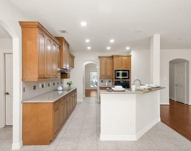 4119 Pembrooke Way - Photo Thumbnail 14