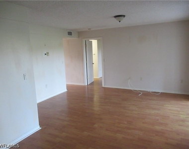 441 Quail Forest Boulevard - Photo Thumbnail 4